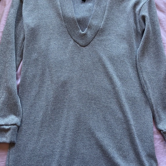 Long sleeve shimer Top - Picture 3 of 4